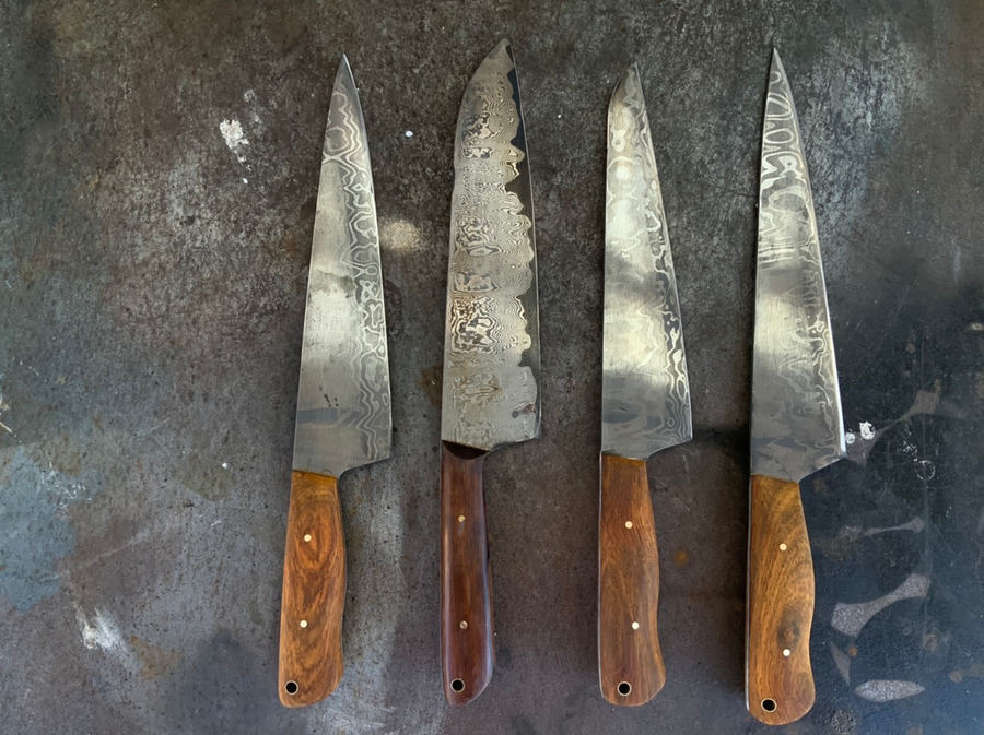 Pogreba Damascus knife