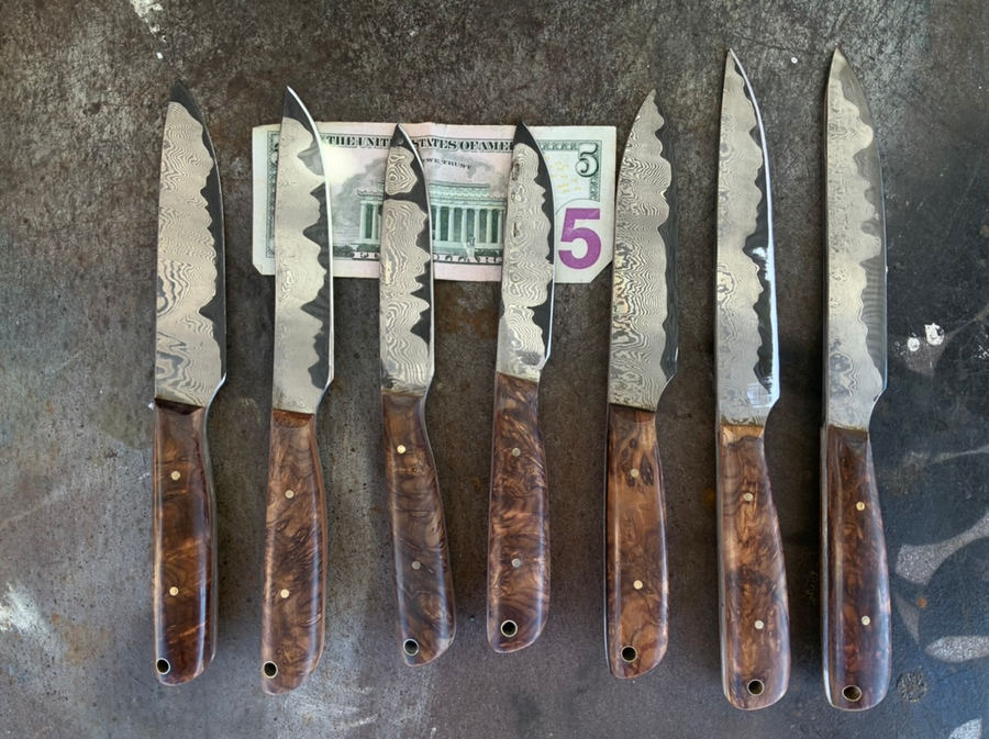 Pogreba Damascus knife