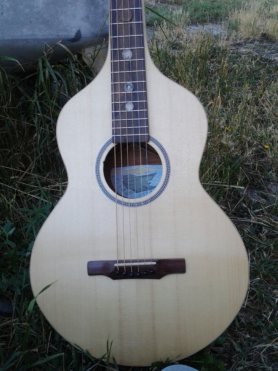 Pogreba guitar